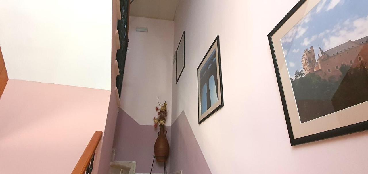 Hospedaje Bar El Gato Del Acueducto Сеговия Екстериор снимка