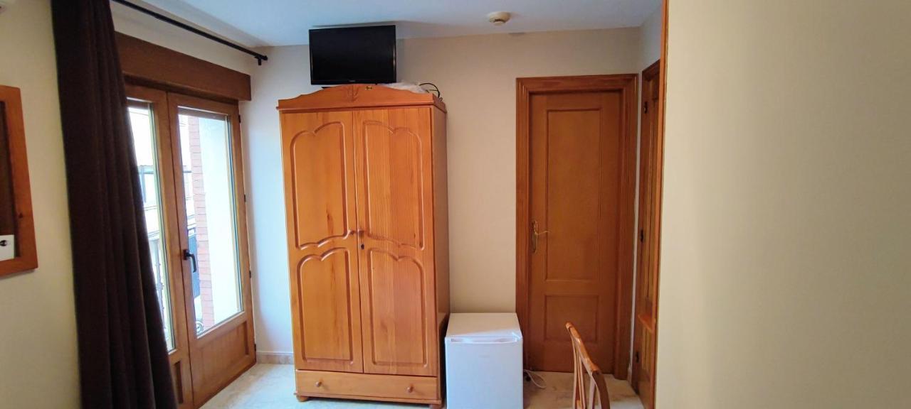 Hospedaje Bar El Gato Del Acueducto Сеговия Екстериор снимка